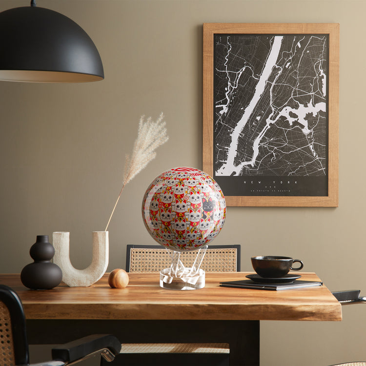 雲のある地球 × 招き猫