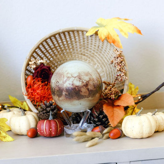 【秋のインテリア特集】MOVAグローブで彩る、秋の空間づくり