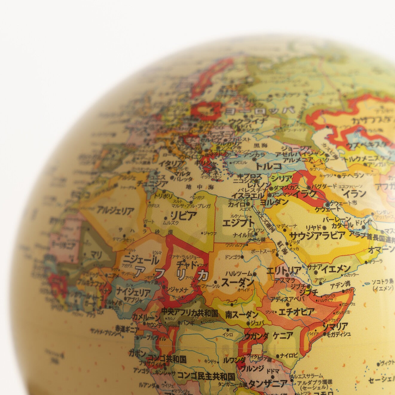 イエロー世界地図：日本語版 × 月