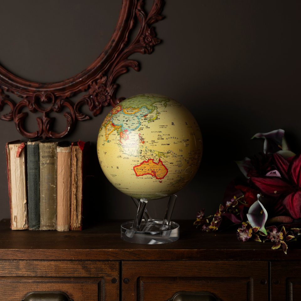 イエロー世界地図：日本語版 × 月