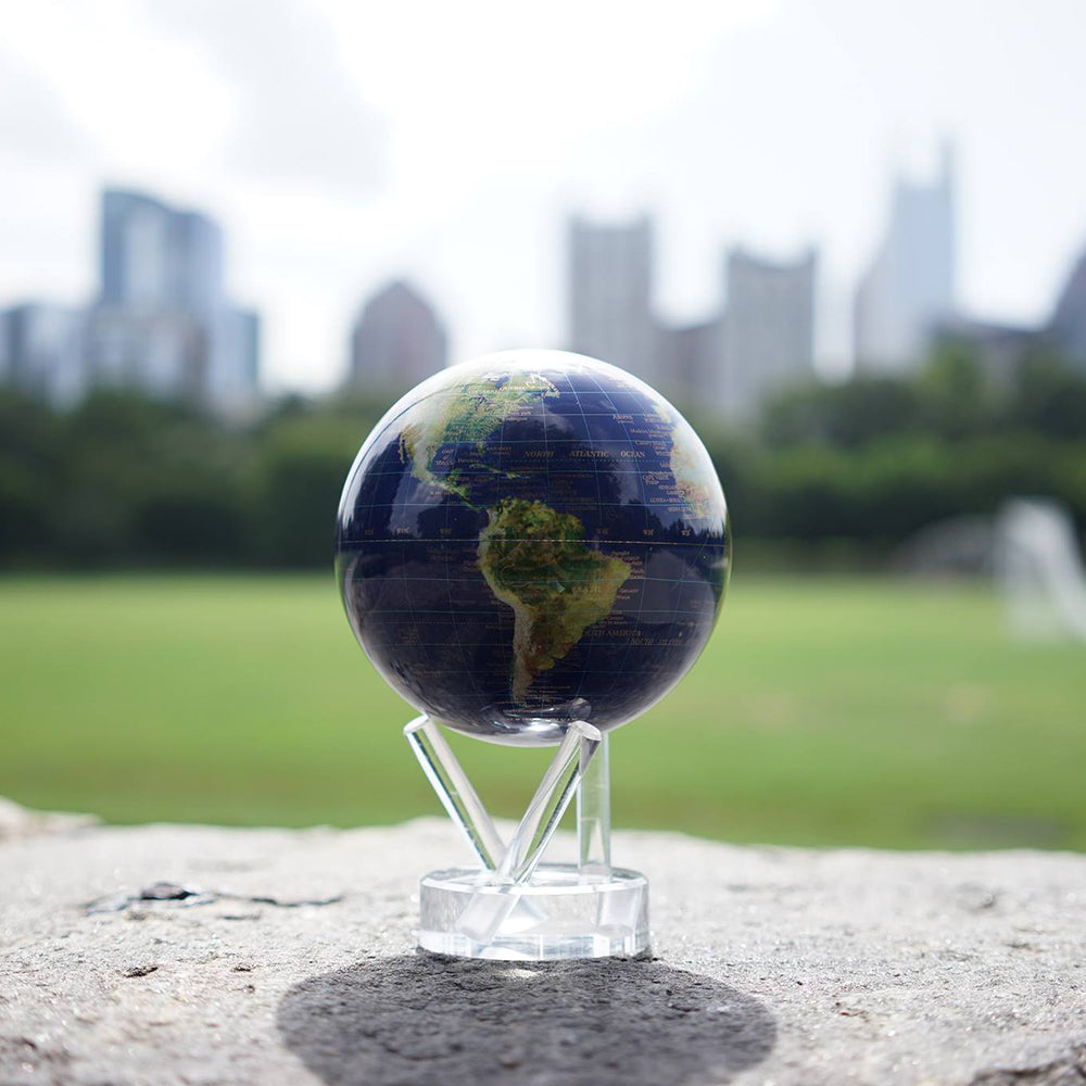 MOVA Globe モバグローブ | 光で回る不思議な地球儀｜金色の文字が 