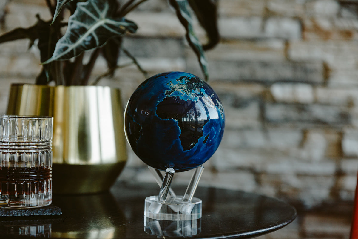 mova_globes_202310.jpg?v= 